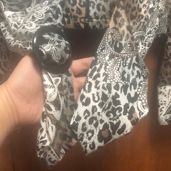 Joseph Ribkoff blazer. - Picture 2 of 4